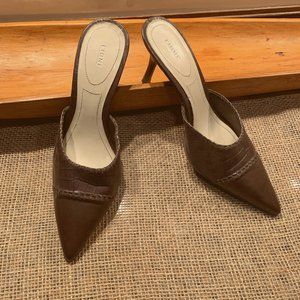 Fioni Pumps